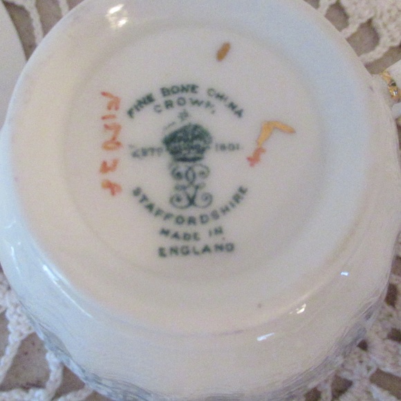 Crown Fine Bone China Cup & Saucer - Picture 6 of 9